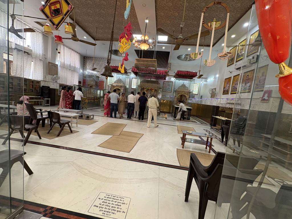 Mahavirs words echoed in the light of lamps Jain community celebrated Nirvana festival
